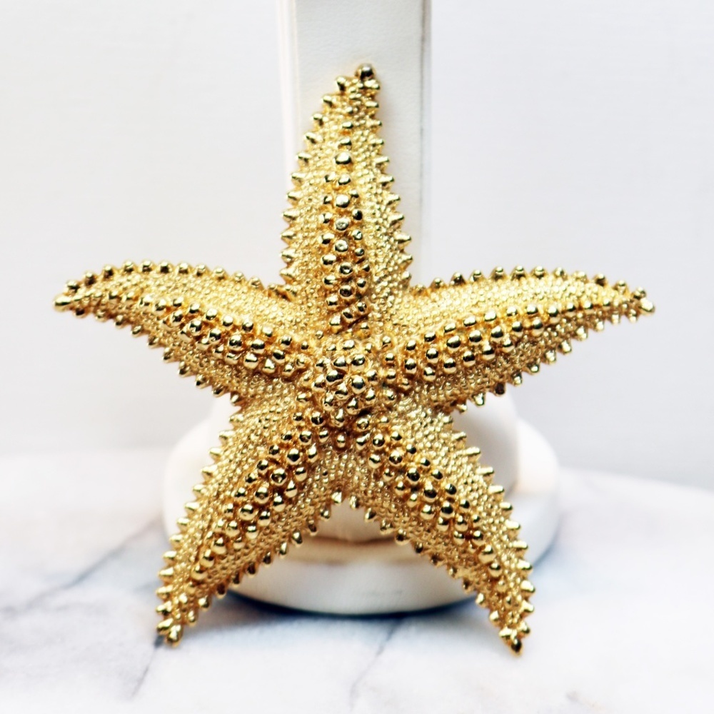 Vintage Monet Starfish Parure - Triple Gold Plated Clip-on Earrings & Brooch EUC - Picture 5 of 16